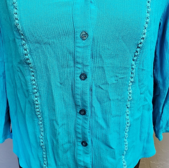 I.N. Studio Women’s Blue Size: Petite Medium roll tab Sleeve Button Front Blouse - Picture 2 of 5